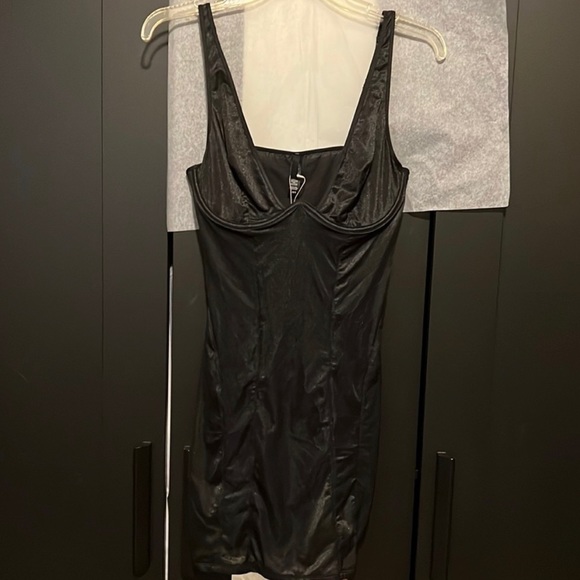 SKIMS Dresses & Skirts - SKIMS Glissenette Slip Dress